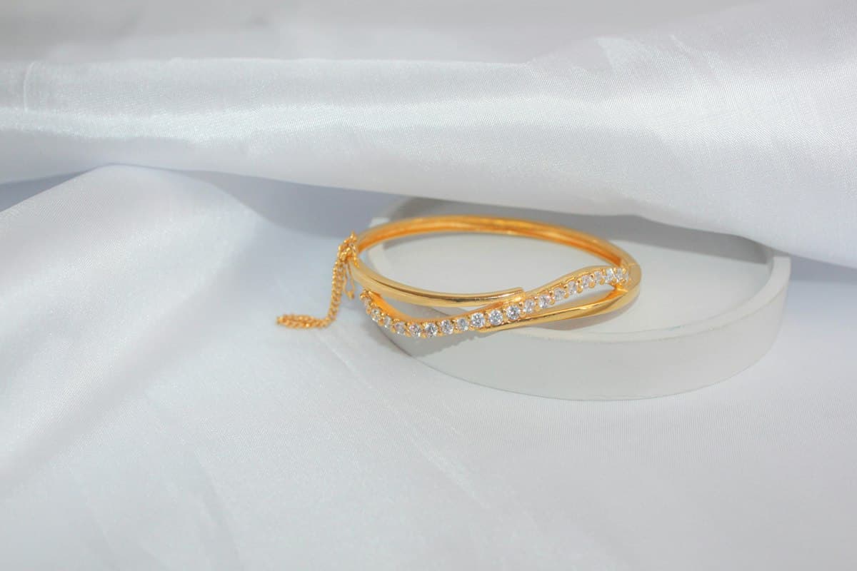 Delicate Gold Chain Bracelet