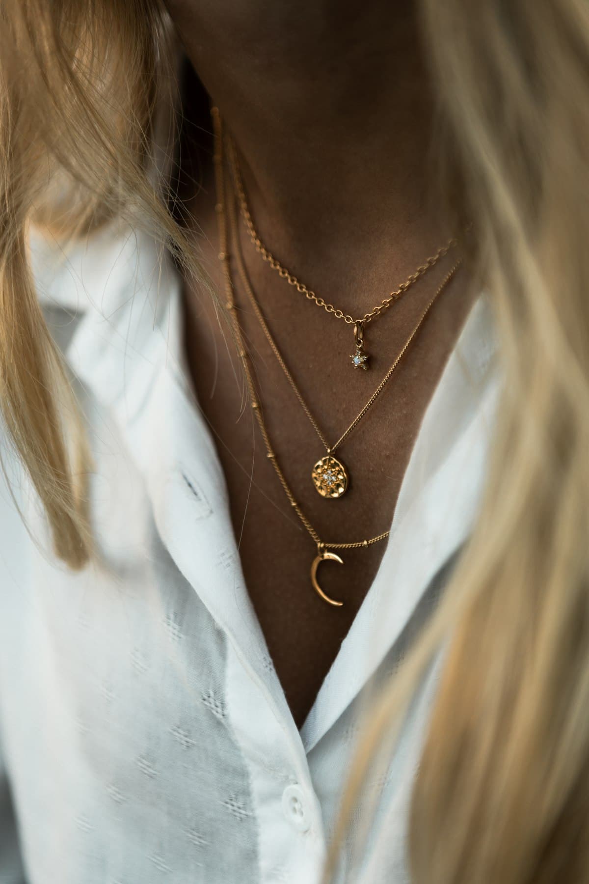 Solitaire Gold Pendant